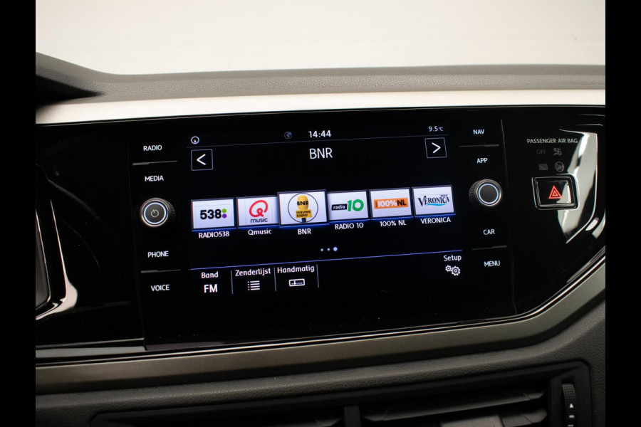 Volkswagen Polo 1.0 TSI Comfortline Sport (APPLE CARPLAY,NAVI,LED,CRUISE,CLIMATE,DAB,SPOILER,SPORTSTOELEN,LM VELGEN,NETTE STAAT)