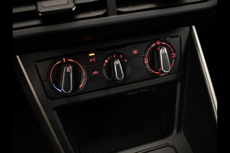 Volkswagen Polo 1.0 TSI Comfortline Sport (APPLE CARPLAY,NAVI,LED,CRUISE,CLIMATE,DAB,SPOILER,SPORTSTOELEN,LM VELGEN,NETTE STAAT)