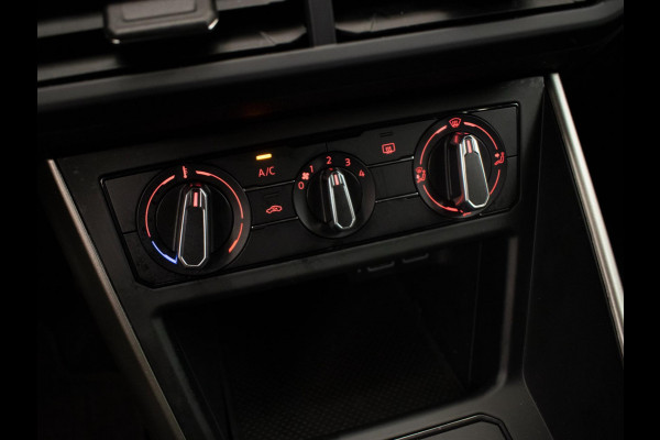 Volkswagen Polo 1.0 TSI Comfortline Sport (APPLE CARPLAY,NAVI,LED,CRUISE,CLIMATE,DAB,SPOILER,SPORTSTOELEN,LM VELGEN,NETTE STAAT)