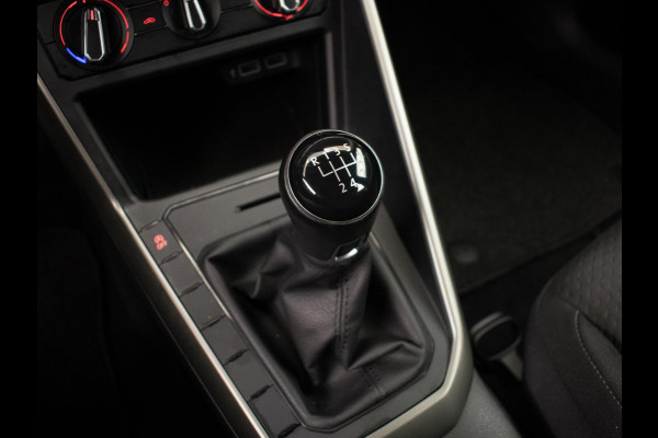 Volkswagen Polo 1.0 TSI Comfortline Sport (APPLE CARPLAY,NAVI,LED,CRUISE,CLIMATE,DAB,SPOILER,SPORTSTOELEN,LM VELGEN,NETTE STAAT)