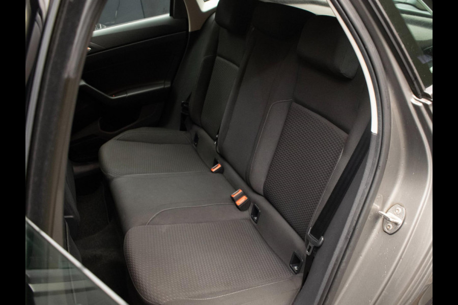 Volkswagen Polo 1.0 TSI Comfortline Sport (APPLE CARPLAY,NAVI,LED,CRUISE,CLIMATE,DAB,SPOILER,SPORTSTOELEN,LM VELGEN,NETTE STAAT)