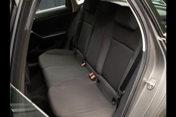 Volkswagen Polo 1.0 TSI Comfortline Sport (APPLE CARPLAY,NAVI,LED,CRUISE,CLIMATE,DAB,SPOILER,SPORTSTOELEN,LM VELGEN,NETTE STAAT)