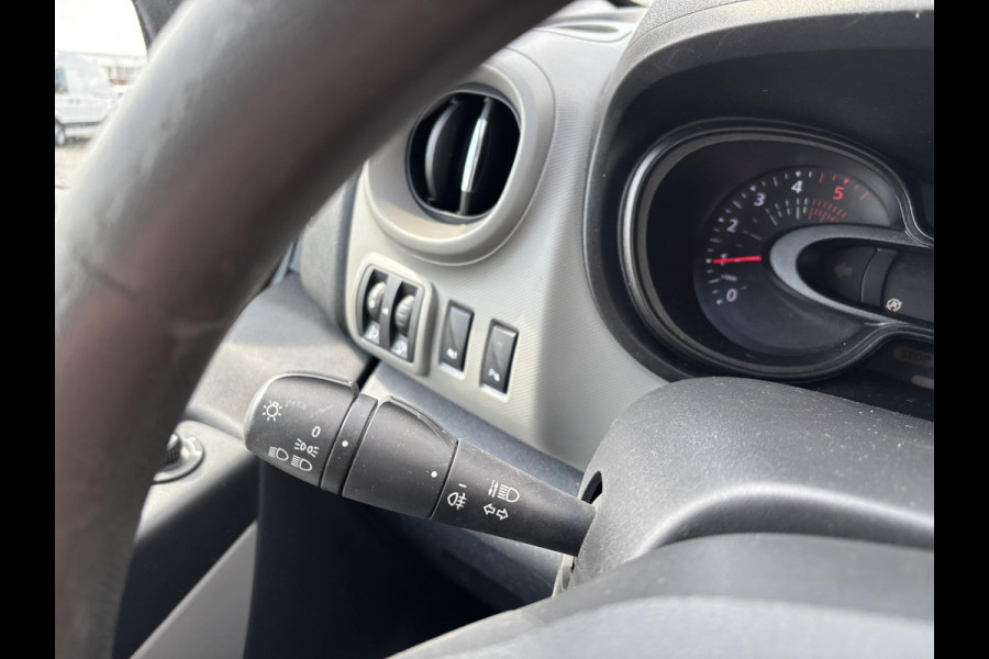 Renault Trafic 1.6 dCi L2H1*NAVI*CRUISE*HAAK*A/C*IMPERIAAL*TEL*3P Renault Trafic 1.6 dCi L2H1*NAVI*CRUISE*HAAK*A/C*IMPERIAAL*TEL*3P