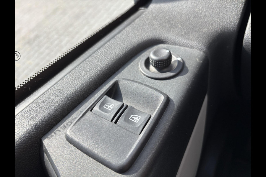 Renault Trafic 1.6 dCi L2H1*NAVI*CRUISE*HAAK*A/C*IMPERIAAL*TEL*3P Renault Trafic 1.6 dCi L2H1*NAVI*CRUISE*HAAK*A/C*IMPERIAAL*TEL*3P