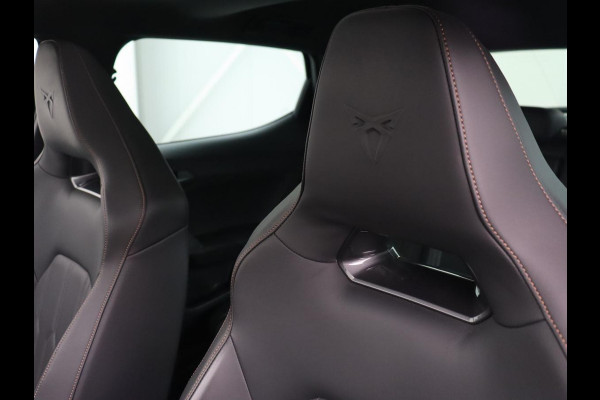 CUPRA Leon 2.0 TSI | 300pk | Panoramadak | Leder | Stoelverwarming | Carplay | Camera | Adaptive cruise | Navigatie | 19'' | Sfeerverlichting | Memory | Keyless | Sportstoelen