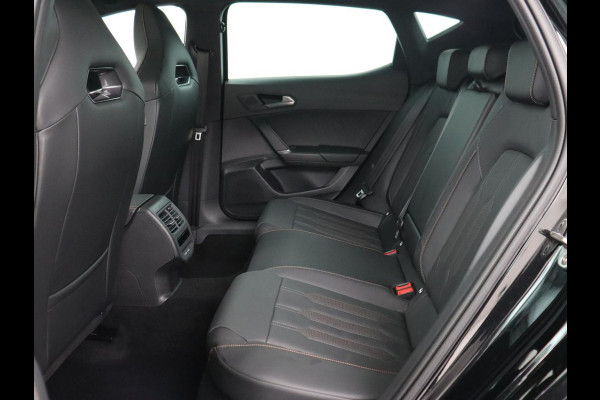 CUPRA Leon 2.0 TSI | 300pk | Panoramadak | Leder | Stoelverwarming | Carplay | Camera | Adaptive cruise | Navigatie | 19'' | Sfeerverlichting | Memory | Keyless | Sportstoelen