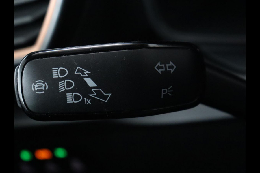 CUPRA Leon 2.0 TSI | 300pk | Panoramadak | Leder | Stoelverwarming | Carplay | Camera | Adaptive cruise | Navigatie | 19'' | Sfeerverlichting | Memory | Keyless | Sportstoelen