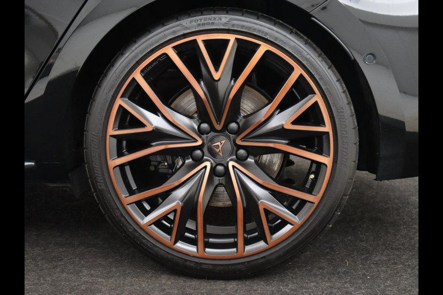 CUPRA Leon 2.0 TSI | 300pk | Panoramadak | Leder | Stoelverwarming | Carplay | Camera | Adaptive cruise | Navigatie | 19'' | Sfeerverlichting | Memory | Keyless | Sportstoelen