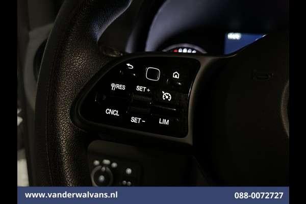 Mercedes-Benz Sprinter 317 CDI 170pk 3500kg Trekhaak L3H2 Euro6 Airco | Camera | Apple Carplay | Cruisecontrol Chauffeursstoel, Stoelverwarming, Bijrijdersbank, Android auto Mercedes-Benz Sprinter 317 CDI 170pk 3500kg Trekhaak L3H2 Euro6 Airco | Camera | Apple Carplay | Cruisecontrol Chauffeursstoel, Stoelverwarming, Bijrijdersbank, Android auto