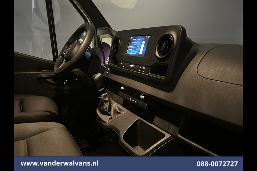 Mercedes-Benz Sprinter 317 CDI 170pk 3500kg Trekhaak L3H2 Euro6 Airco | Camera | Apple Carplay | Cruisecontrol Chauffeursstoel, Stoelverwarming, Bijrijdersbank, Android auto Mercedes-Benz Sprinter 317 CDI 170pk 3500kg Trekhaak L3H2 Euro6 Airco | Camera | Apple Carplay | Cruisecontrol Chauffeursstoel, Stoelverwarming, Bijrijdersbank, Android auto