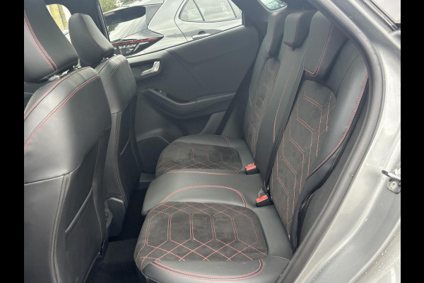 Ford Puma ST-line X 155PK BOMVOL!!| WINTERPACK VERW. VOORRUIT | ELEK. PANORAMDAK| B&O | ELEK. ACHTERKLEP| 360 CAM| STOEL + STUUR VERW. | Ford Puma ST-line X 155PK BOMVOL!!| WINTERPACK VERW. VOORRUIT | ELEK. PANORAMDAK| B&O | ELEK. ACHTERKLEP| 360 CAM| STOEL + STUUR VERW. |