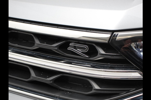 Volkswagen T-Roc 1.5 TSI 150pk Automaat R-Line Digitale Cockpit Climate Control Camera Navigatie Apple Carplay/Android Auto Lichtmetalen Velgen Parkeer sensoren Dab Led Adaptive Cruise Control Volkswagen T-Roc 1.5 TSI 150pk Automaat R-Line Digitale Cockpit Climate Control Camera Navigatie Apple Carplay/Android Auto Lichtmetalen Velgen Parkeer sensoren Dab Led Adaptive Cruise Control