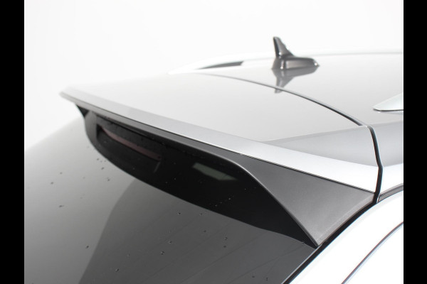 Volkswagen T-Roc 1.5 TSI 150pk Automaat R-Line Digitale Cockpit Climate Control Camera Navigatie Apple Carplay/Android Auto Lichtmetalen Velgen Parkeer sensoren Dab Led Adaptive Cruise Control Volkswagen T-Roc 1.5 TSI 150pk Automaat R-Line Digitale Cockpit Climate Control Camera Navigatie Apple Carplay/Android Auto Lichtmetalen Velgen Parkeer sensoren Dab Led Adaptive Cruise Control