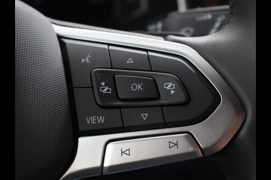 Volkswagen T-Roc 1.5 TSI 150pk Automaat R-Line Digitale Cockpit Climate Control Camera Navigatie Apple Carplay/Android Auto Lichtmetalen Velgen Parkeer sensoren Dab Led Adaptive Cruise Control Volkswagen T-Roc 1.5 TSI 150pk Automaat R-Line Digitale Cockpit Climate Control Camera Navigatie Apple Carplay/Android Auto Lichtmetalen Velgen Parkeer sensoren Dab Led Adaptive Cruise Control