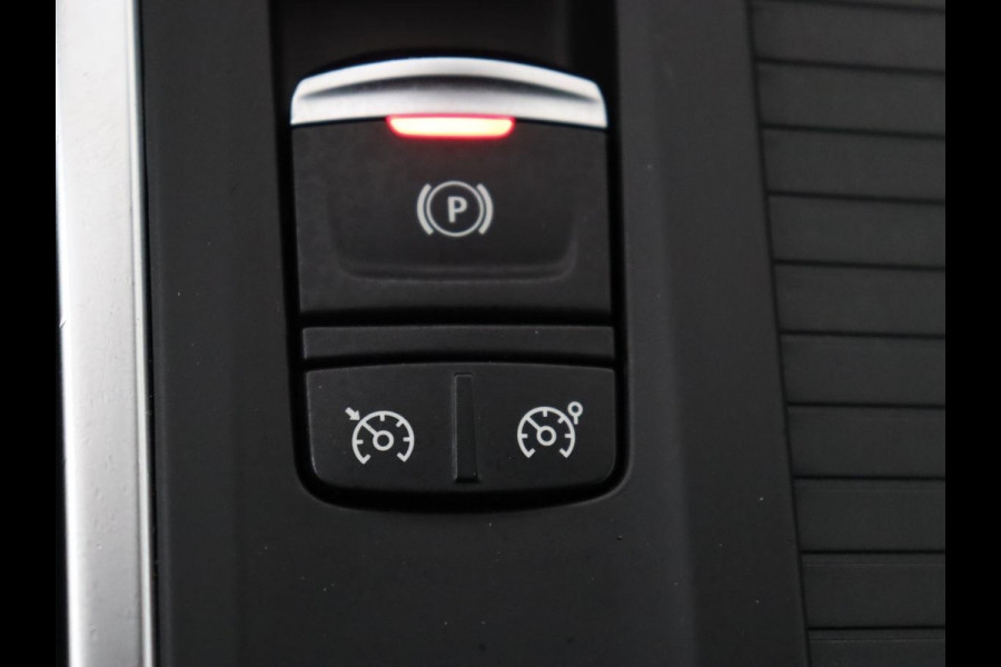 Renault Mégane 1.3 TCe Bose | Automaat | Trekhaak | Camera | Carplay | Navigatie | Park Assist | Climate control | BOSE Sound | Keyless | Half leder | Cruise control | Dodehoek detectie Renault Mégane 1.3 TCe Bose | Automaat | Trekhaak | Camera | Carplay | Navigatie | Park Assist | Climate control | BOSE Sound | Keyless | Half leder | Cruise control | Dodehoek detectie