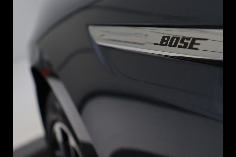 Renault Mégane 1.3 TCe Bose | Automaat | Trekhaak | Camera | Carplay | Navigatie | Park Assist | Climate control | BOSE Sound | Keyless | Half leder | Cruise control | Dodehoek detectie Renault Mégane 1.3 TCe Bose | Automaat | Trekhaak | Camera | Carplay | Navigatie | Park Assist | Climate control | BOSE Sound | Keyless | Half leder | Cruise control | Dodehoek detectie