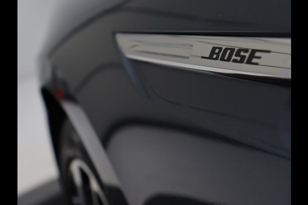 Renault Mégane 1.3 TCe Bose | Automaat | Trekhaak | Camera | Carplay | Navigatie | Park Assist | Climate control | BOSE Sound | Keyless | Half leder | Cruise control | Dodehoek detectie Renault Mégane 1.3 TCe Bose | Automaat | Trekhaak | Camera | Carplay | Navigatie | Park Assist | Climate control | BOSE Sound | Keyless | Half leder | Cruise control | Dodehoek detectie