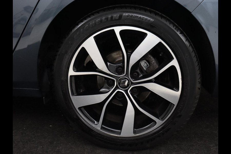 Renault Mégane 1.3 TCe Bose | Automaat | Trekhaak | Camera | Carplay | Navigatie | Park Assist | Climate control | BOSE Sound | Keyless | Half leder | Cruise control | Dodehoek detectie Renault Mégane 1.3 TCe Bose | Automaat | Trekhaak | Camera | Carplay | Navigatie | Park Assist | Climate control | BOSE Sound | Keyless | Half leder | Cruise control | Dodehoek detectie