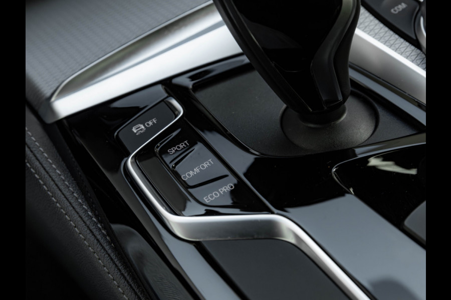 BMW 5 Serie 520i M-Sport - Comfortzetels - Camera - Hifi - Adaptief LED BMW 5 Serie 520i M-Sport - Comfortzetels - Camera - Hifi - Adaptief LED