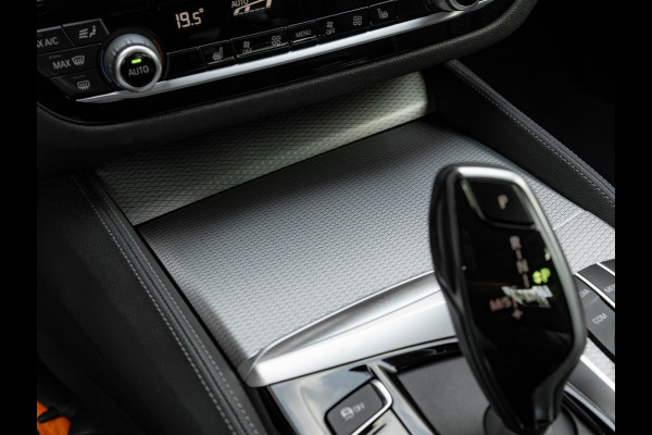 BMW 5 Serie 520i M-Sport - Comfortzetels - Camera - Hifi - Adaptief LED BMW 5 Serie 520i M-Sport - Comfortzetels - Camera - Hifi - Adaptief LED