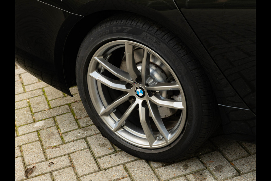 BMW 5 Serie 520i M-Sport - Comfortzetels - Camera - Hifi - Adaptief LED BMW 5 Serie 520i M-Sport - Comfortzetels - Camera - Hifi - Adaptief LED