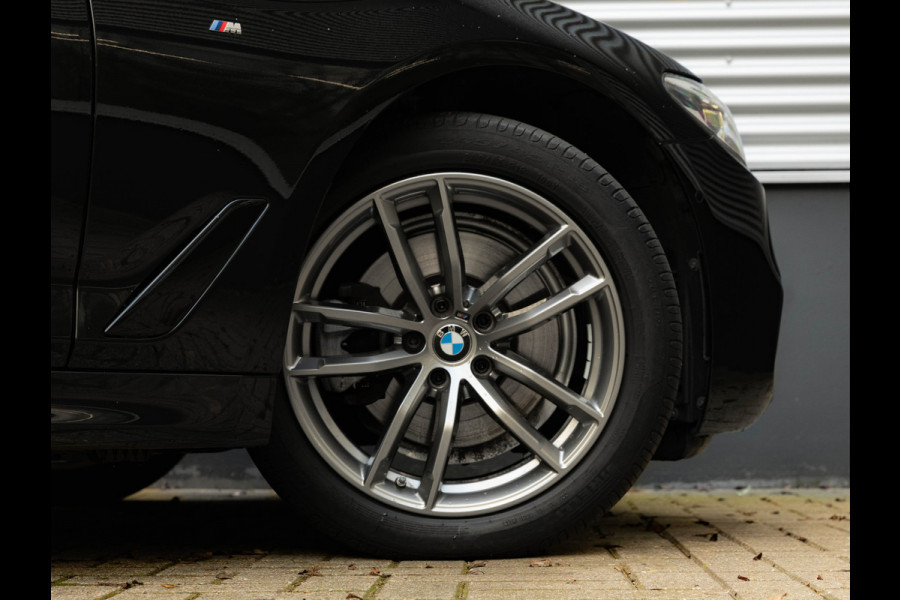 BMW 5 Serie 520i M-Sport - Comfortzetels - Camera - Hifi - Adaptief LED BMW 5 Serie 520i M-Sport - Comfortzetels - Camera - Hifi - Adaptief LED