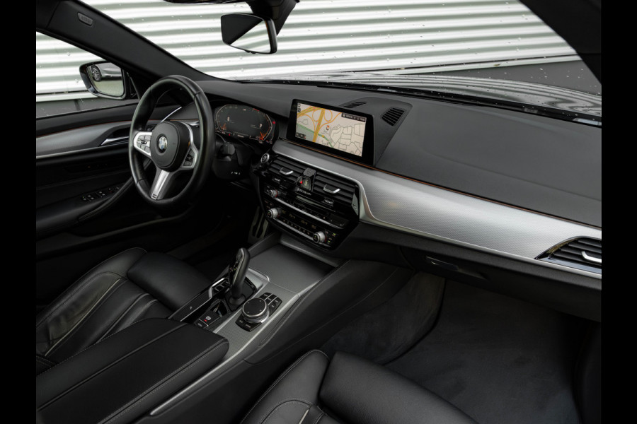 BMW 5 Serie 520i M-Sport - Comfortzetels - Camera - Hifi - Adaptief LED BMW 5 Serie 520i M-Sport - Comfortzetels - Camera - Hifi - Adaptief LED