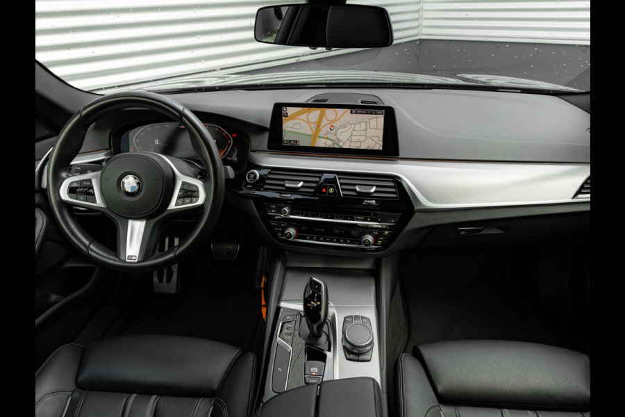 BMW 5 Serie 520i M-Sport - Comfortzetels - Camera - Hifi - Adaptief LED BMW 5 Serie 520i M-Sport - Comfortzetels - Camera - Hifi - Adaptief LED