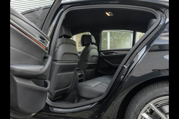BMW 5 Serie 520i M-Sport - Comfortzetels - Camera - Hifi - Adaptief LED BMW 5 Serie 520i M-Sport - Comfortzetels - Camera - Hifi - Adaptief LED