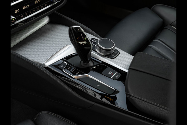 BMW 5 Serie 520i M-Sport - Comfortzetels - Camera - Hifi - Adaptief LED BMW 5 Serie 520i M-Sport - Comfortzetels - Camera - Hifi - Adaptief LED