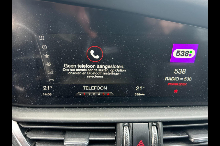 Alfa Romeo Giulia 2.0 T AWD Veloce 280pk | HARMAN KARDON | CARPLAY | A.CAMERA | NAVI | BLUETOOTH | APK T/M 11-12-2027 | TOPSTAAT Alfa Romeo Giulia 2.0 T AWD Veloce 280pk | HARMAN KARDON | CARPLAY | A.CAMERA | NAVI | BLUETOOTH | APK T/M 11-12-2027 | TOPSTAAT