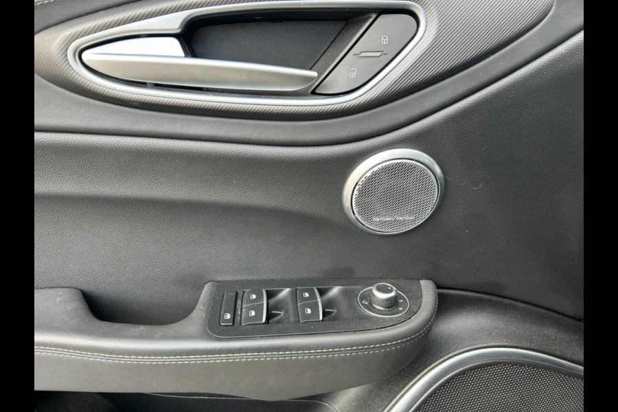 Alfa Romeo Giulia 2.0 T AWD Veloce 280pk | HARMAN KARDON | CARPLAY | A.CAMERA | NAVI | BLUETOOTH | APK T/M 11-12-2027 | TOPSTAAT Alfa Romeo Giulia 2.0 T AWD Veloce 280pk | HARMAN KARDON | CARPLAY | A.CAMERA | NAVI | BLUETOOTH | APK T/M 11-12-2027 | TOPSTAAT