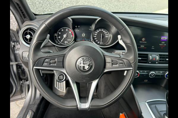 Alfa Romeo Giulia 2.0 T AWD Veloce 280pk | HARMAN KARDON | CARPLAY | A.CAMERA | NAVI | BLUETOOTH | APK T/M 11-12-2027 | TOPSTAAT Alfa Romeo Giulia 2.0 T AWD Veloce 280pk | HARMAN KARDON | CARPLAY | A.CAMERA | NAVI | BLUETOOTH | APK T/M 11-12-2027 | TOPSTAAT