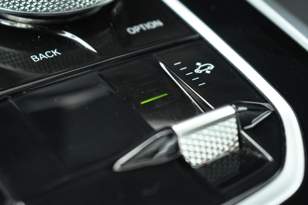 BMW X5 xDrive50e M-Sport Pro Pano Comf-zetels H/K HUD 360 22-inch BTW-auto BMW X5 xDrive50e M-Sport Pro Pano Comf-zetels H/K HUD 360 22-inch BTW-auto