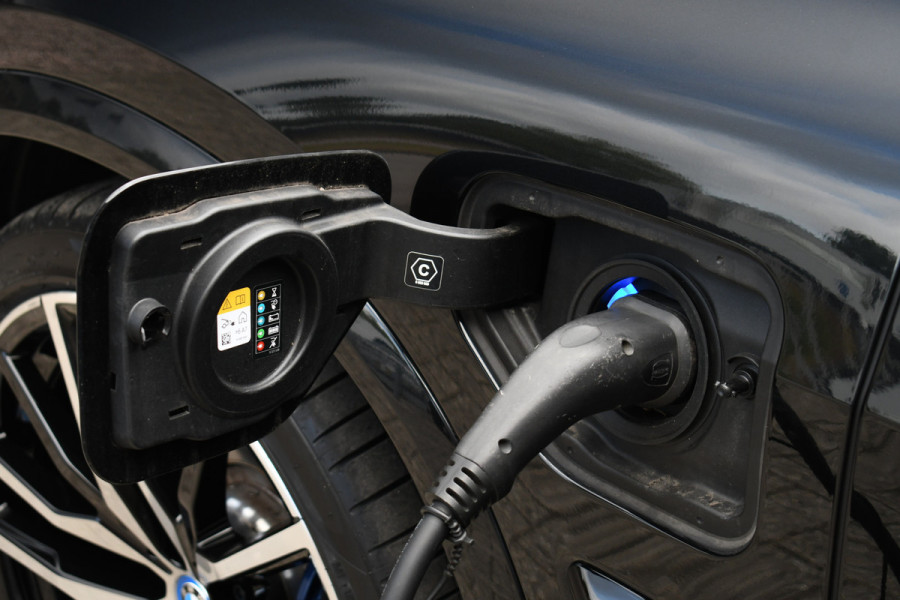 BMW X5 xDrive50e M-Sport Pro Pano Comf-zetels H/K HUD 360 22-inch BTW-auto BMW X5 xDrive50e M-Sport Pro Pano Comf-zetels H/K HUD 360 22-inch BTW-auto