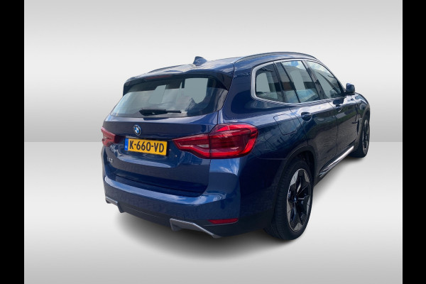 BMW iX3 Executive 80 kWh / Panoramadak / Camera / Head-up / 20'' / Leder / Harman Kardon / Navigatie / Memory seats / Dodehoek / DAB / Stoelverwarming / Cruise Control Adaptief BMW iX3 Executive 80 kWh / Panoramadak / Camera / Head-up / 20'' / Leder / Harman Kardon / Navigatie / Memory seats / Dodehoek / DAB / Stoelverwarming / Cruise Control Adaptief