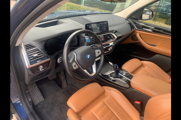 BMW iX3 Executive 80 kWh / Panoramadak / Camera / Head-up / 20'' / Leder / Harman Kardon / Navigatie / Memory seats / Dodehoek / DAB / Stoelverwarming / Cruise Control Adaptief BMW iX3 Executive 80 kWh / Panoramadak / Camera / Head-up / 20'' / Leder / Harman Kardon / Navigatie / Memory seats / Dodehoek / DAB / Stoelverwarming / Cruise Control Adaptief