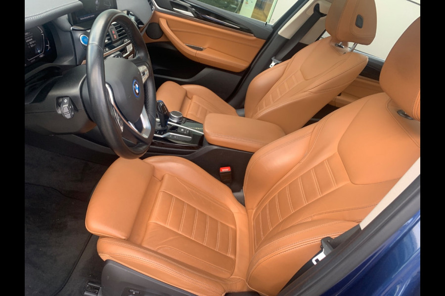 BMW iX3 Executive 80 kWh / Panoramadak / Camera / Head-up / 20'' / Leder / Harman Kardon / Navigatie / Memory seats / Dodehoek / DAB / Stoelverwarming / Cruise Control Adaptief BMW iX3 Executive 80 kWh / Panoramadak / Camera / Head-up / 20'' / Leder / Harman Kardon / Navigatie / Memory seats / Dodehoek / DAB / Stoelverwarming / Cruise Control Adaptief
