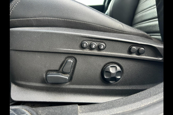 Alfa Romeo Giulia 2.0 T AWD Veloce 280pk | HARMAN KARDON | CARPLAY | A.CAMERA | NAVI | BLUETOOTH | APK T/M 11-12-2027 | TOPSTAAT Alfa Romeo Giulia 2.0 T AWD Veloce 280pk | HARMAN KARDON | CARPLAY | A.CAMERA | NAVI | BLUETOOTH | APK T/M 11-12-2027 | TOPSTAAT