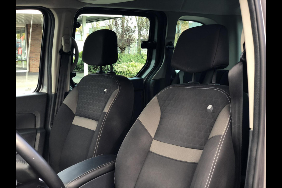 Renault Kangoo Family 1.2 TCe | Android Auto, Navi, Airco, PDC, Radio | Netjes onderhouden | Renault Kangoo Family 1.2 TCe | Android Auto, Navi, Airco, PDC, Radio | Netjes onderhouden |