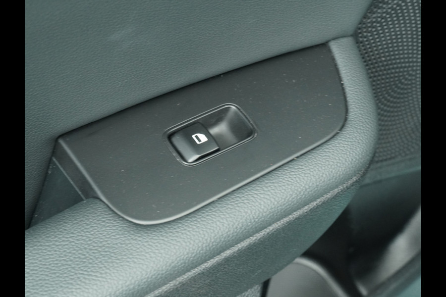 Kia Ceed Sportswagon 1.5 T-GDi DynamicPlusLine - Navigatie - Stoel/Stuur Verwarming - Dodehoek Detectie - LED Koplampen - Fabrieksgarantie tot 2031