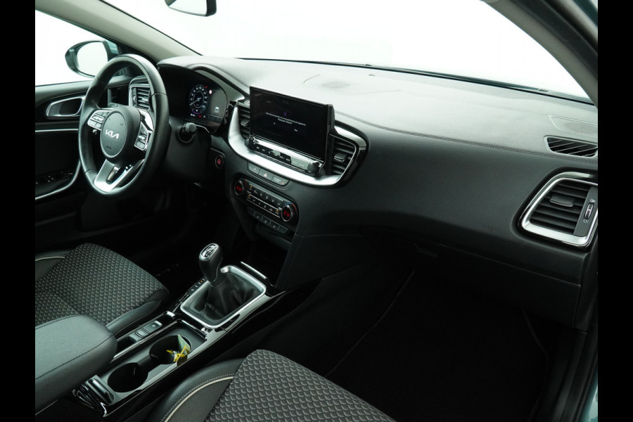 Kia Ceed Sportswagon 1.5 T-GDi DynamicPlusLine - Navigatie - Stoel/Stuur Verwarming - Dodehoek Detectie - LED Koplampen - Fabrieksgarantie tot 2031