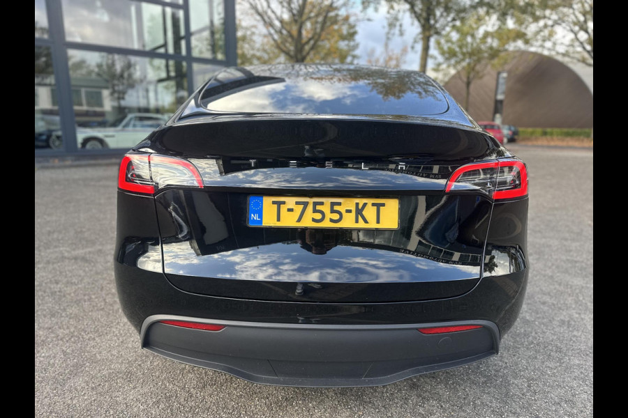 Tesla Model Y Long Range AWD 75 kWh AUTOPILOT| ACHTERBANK VERWARMD| STOEL+ STUUR VERW. | TESLA GARANTIE AANDRIJFLIJN EN ACCU T/M 07-2031/192.000KM Tesla Model Y Long Range AWD 75 kWh AUTOPILOT| ACHTERBANK VERWARMD| STOEL+ STUUR VERW. | TESLA GARANTIE AANDRIJFLIJN EN ACCU T/M 07-2031/192.000KM