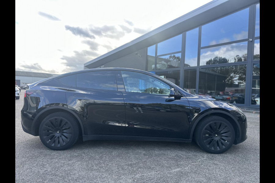 Tesla Model Y Long Range AWD 75 kWh AUTOPILOT| ACHTERBANK VERWARMD| STOEL+ STUUR VERW. | TESLA GARANTIE AANDRIJFLIJN EN ACCU T/M 07-2031/192.000KM Tesla Model Y Long Range AWD 75 kWh AUTOPILOT| ACHTERBANK VERWARMD| STOEL+ STUUR VERW. | TESLA GARANTIE AANDRIJFLIJN EN ACCU T/M 07-2031/192.000KM