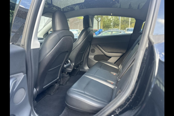 Tesla Model Y Long Range AWD 75 kWh AUTOPILOT| ACHTERBANK VERWARMD| STOEL+ STUUR VERW. | TESLA GARANTIE AANDRIJFLIJN EN ACCU T/M 07-2031/192.000KM Tesla Model Y Long Range AWD 75 kWh AUTOPILOT| ACHTERBANK VERWARMD| STOEL+ STUUR VERW. | TESLA GARANTIE AANDRIJFLIJN EN ACCU T/M 07-2031/192.000KM