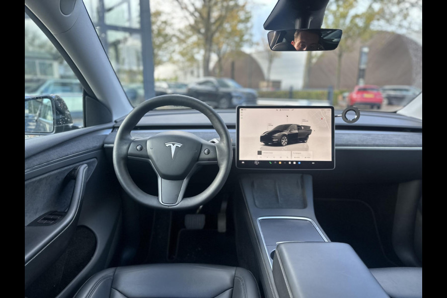 Tesla Model Y Long Range AWD 75 kWh AUTOPILOT| ACHTERBANK VERWARMD| STOEL+ STUUR VERW. | TESLA GARANTIE AANDRIJFLIJN EN ACCU T/M 07-2031/192.000KM Tesla Model Y Long Range AWD 75 kWh AUTOPILOT| ACHTERBANK VERWARMD| STOEL+ STUUR VERW. | TESLA GARANTIE AANDRIJFLIJN EN ACCU T/M 07-2031/192.000KM