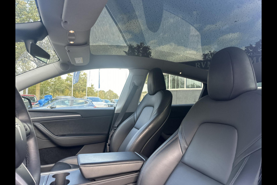 Tesla Model Y Long Range AWD 75 kWh AUTOPILOT| ACHTERBANK VERWARMD| STOEL+ STUUR VERW. | TESLA GARANTIE AANDRIJFLIJN EN ACCU T/M 07-2031/192.000KM Tesla Model Y Long Range AWD 75 kWh AUTOPILOT| ACHTERBANK VERWARMD| STOEL+ STUUR VERW. | TESLA GARANTIE AANDRIJFLIJN EN ACCU T/M 07-2031/192.000KM