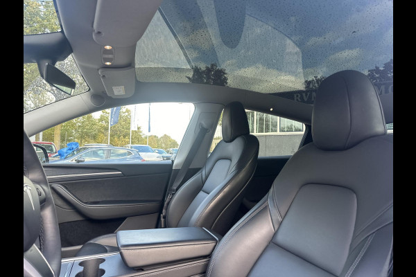 Tesla Model Y Long Range AWD 75 kWh AUTOPILOT| ACHTERBANK VERWARMD| STOEL+ STUUR VERW. | TESLA GARANTIE AANDRIJFLIJN EN ACCU T/M 07-2031/192.000KM Tesla Model Y Long Range AWD 75 kWh AUTOPILOT| ACHTERBANK VERWARMD| STOEL+ STUUR VERW. | TESLA GARANTIE AANDRIJFLIJN EN ACCU T/M 07-2031/192.000KM