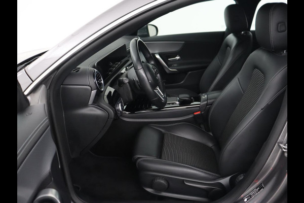 Mercedes-Benz CLA-Klasse Shooting Brake 250e Urban | Carplay | Park Assist | Navigatie | Camera | DAB | Half leder | Full LED | PHEV | Plug In