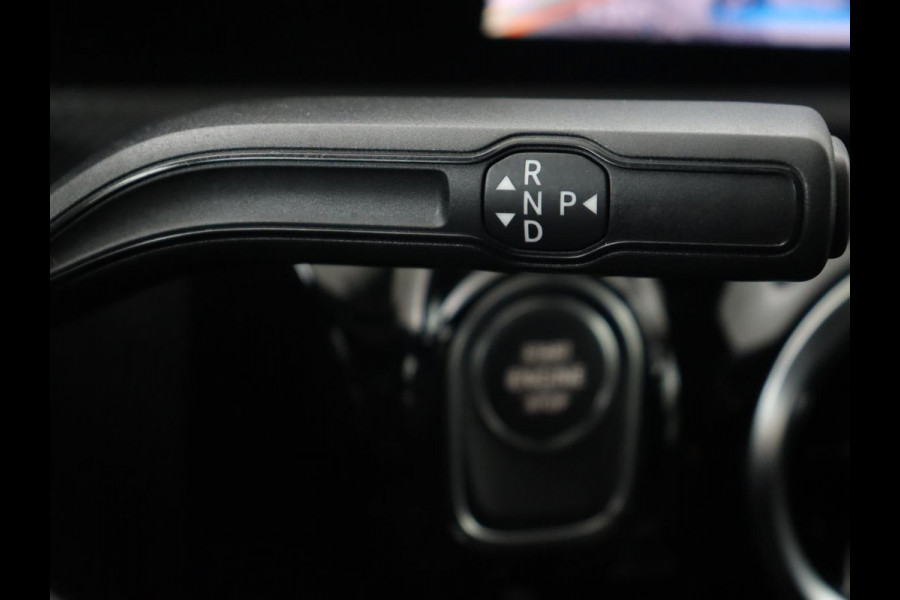 Mercedes-Benz CLA-Klasse Shooting Brake 250e Urban | Carplay | Park Assist | Navigatie | Camera | DAB | Half leder | Full LED | PHEV | Plug In